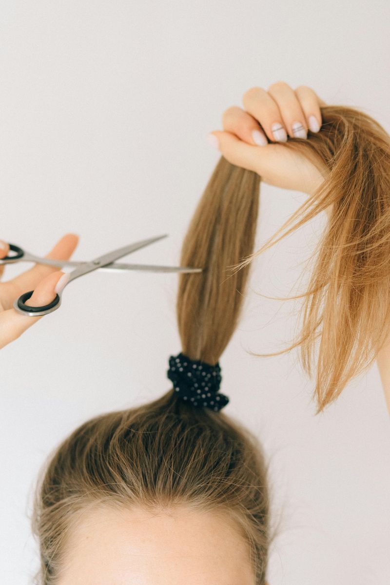 The Ponytail Cutting Method