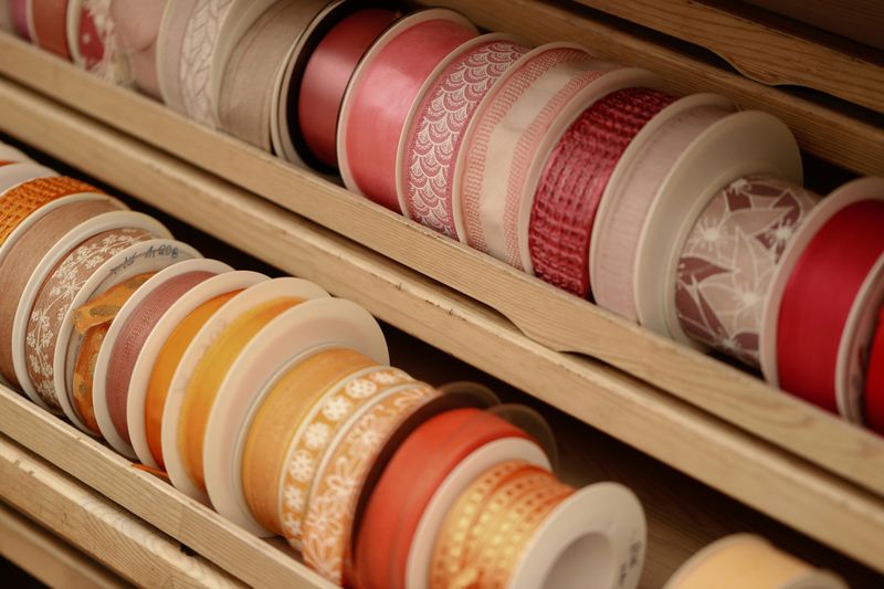 Gift-Wrapping Station Out