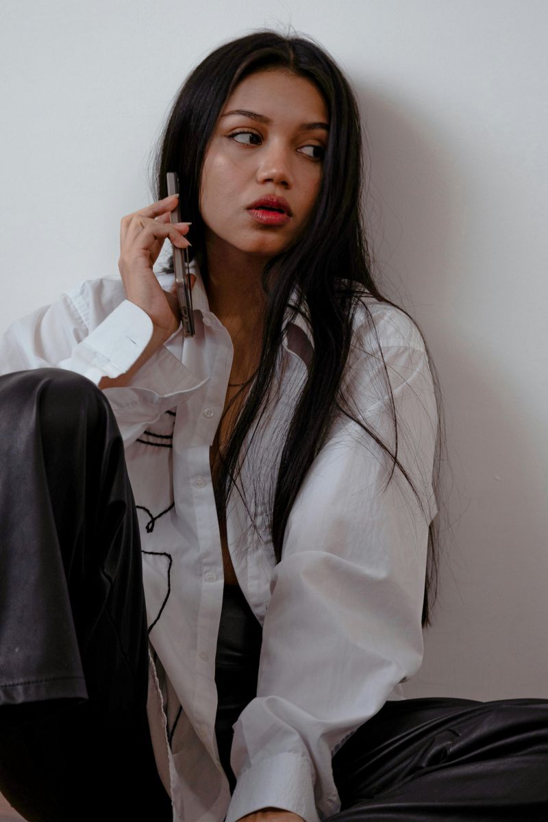 They Communicate in Short, Flat Ways