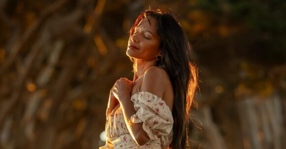 12 Honest Reasons Women Walk Away From Relationships That Don’t Serve Them