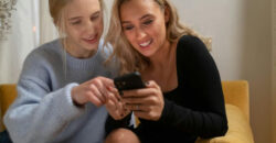 7 Things Classy Women Never Post on Social Media