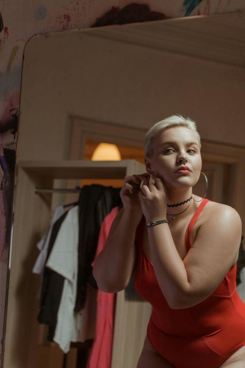 Avoiding Attention-Grabbing Accessories