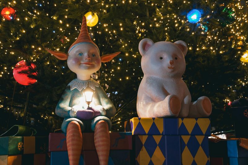 Cheap-Looking Disposable Decorations