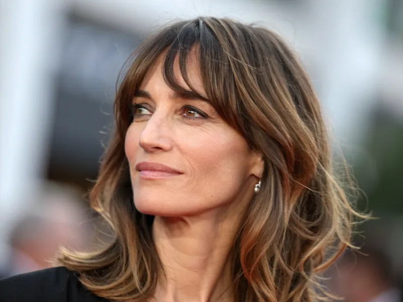 Curtain Bangs with Mid-Length Hair