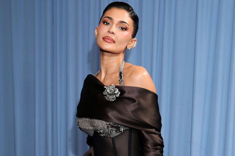 Kylie Jenner – Shorter, Cleaner, More Understated