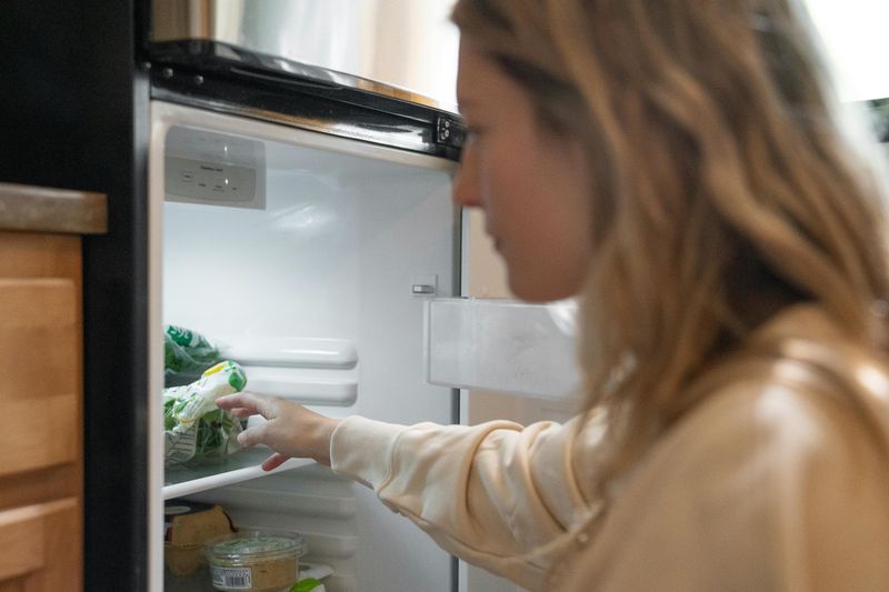 Leaving smelly leftovers in the fridge for weeks