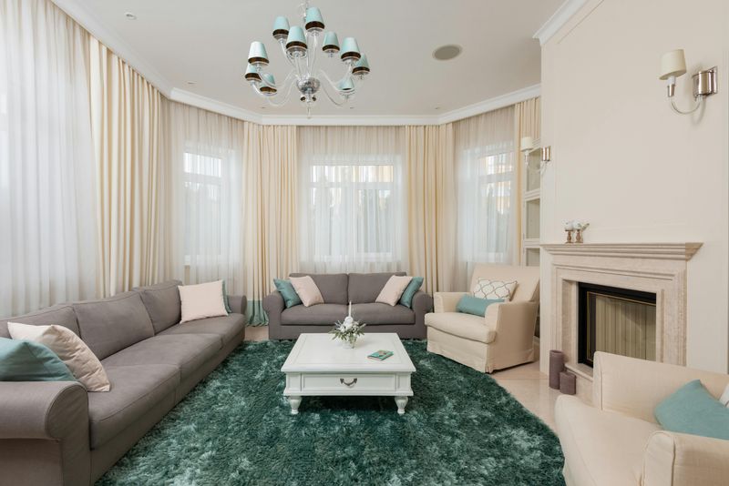 Light Colors Make Walls Disappear