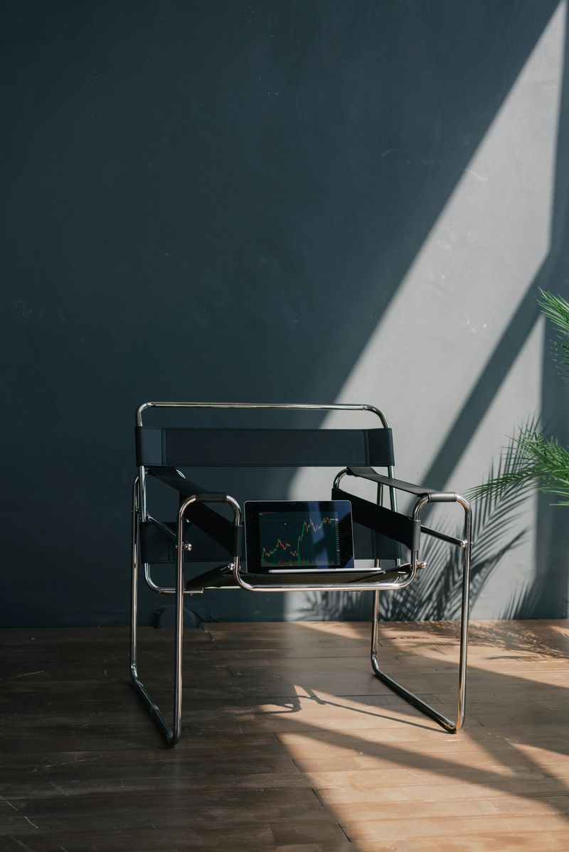 Near-Black Darks: Bold Contrasts