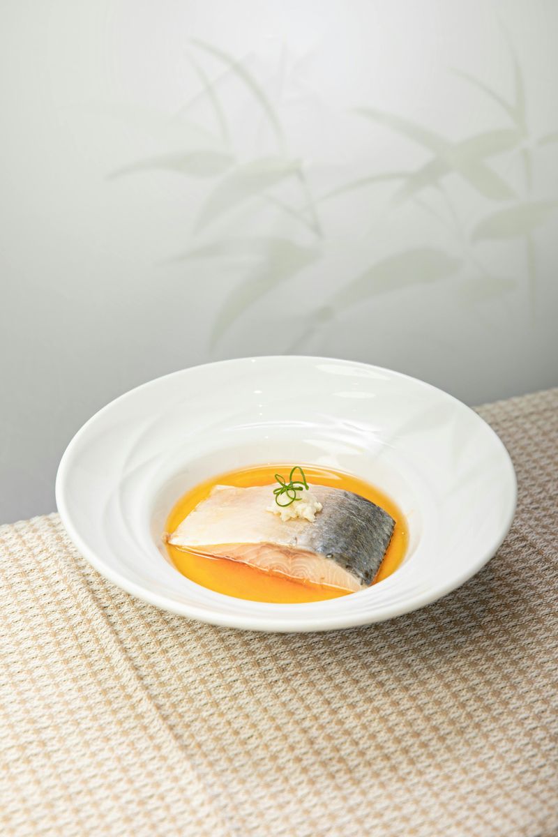 Salmon – High in omega-3 fatty acids, which support heart health, joints, and skin elasticity