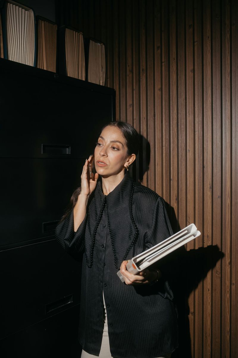 She Doesn't Chase People