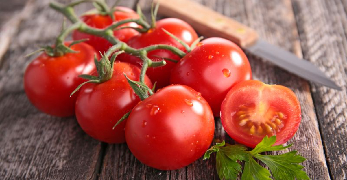 Food Experts Say These 12 Foods Don't Belong in the Fridge