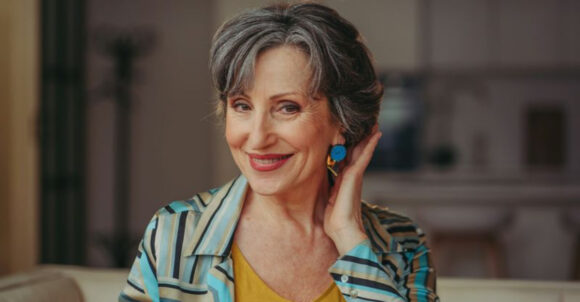 Over 60? Stylists Say These 10 Accessories Should Be the First to Go