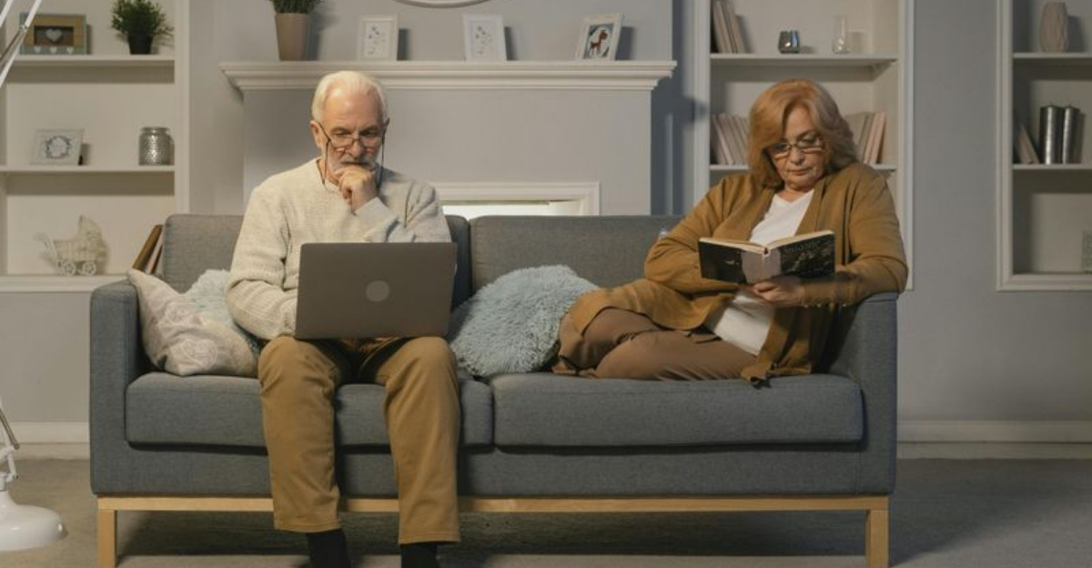 10 Dating Habits Women Over 50 Might Not Realize Turn Men Off