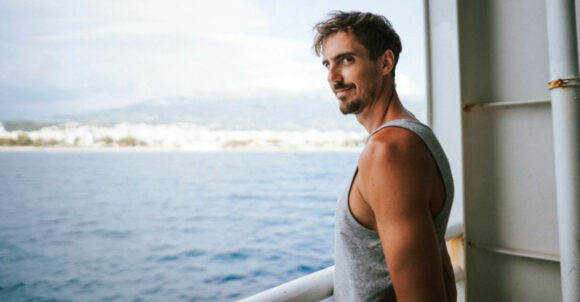 13 Little Things Attractive Men Do That Others Don’t