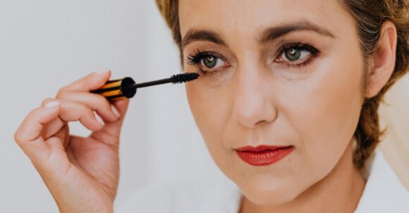 12 Makeup Trends That Defined the ’90s (And Still Influence Us Today)