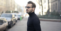 7 Signs He’s Consuming “Red Pill” Content (And How It Shows Up in Dating)