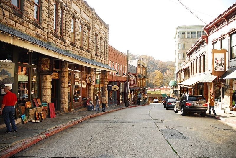 Eureka Springs, Arkansas — Ozarks Artist Community & Festivals