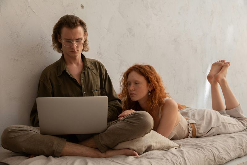 Acting Like a Roommate