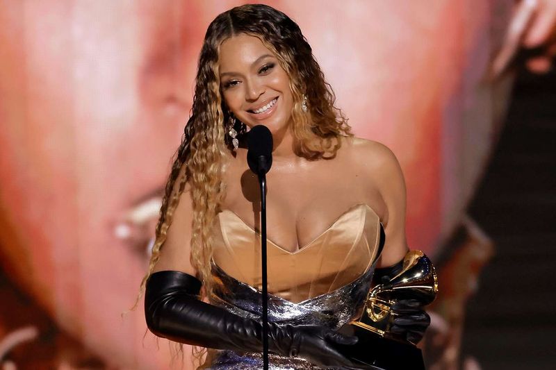 Beyoncé - 32 Grammy Wins