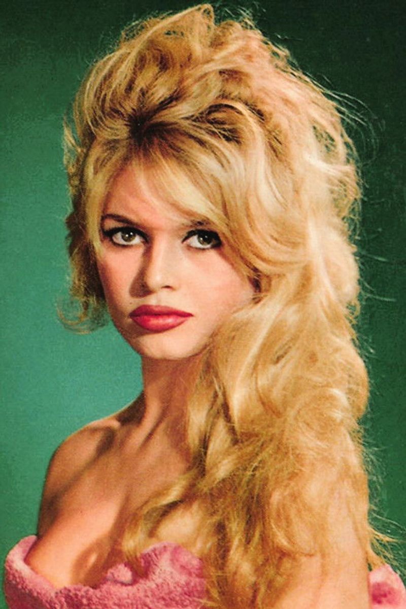 Brigitte Bardot – Defined Sexy French Chic and Inspired Fashion Silhouettes