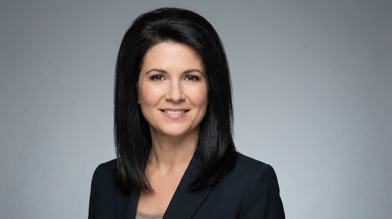 Crown Teasing with Sleek Ends