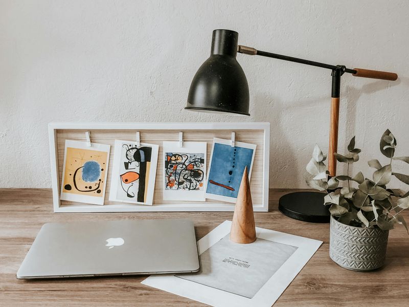 Dedicated Home Offices With Rigid Layouts