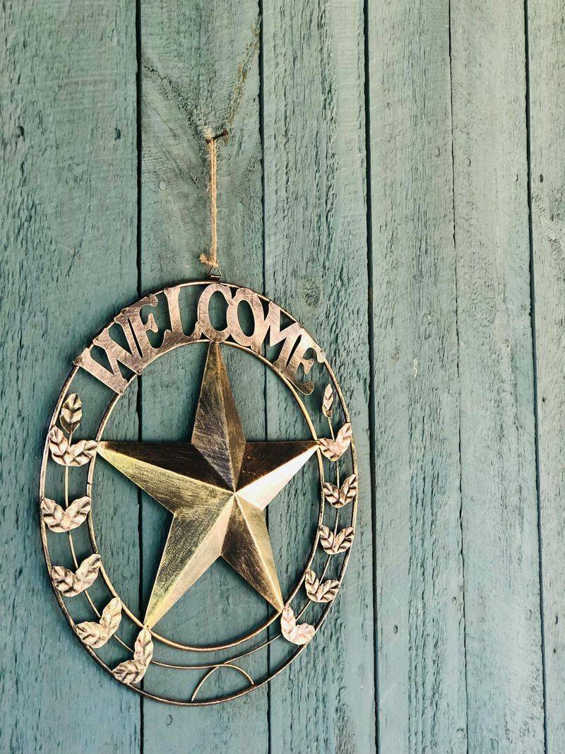Farmhouse Signs with Cutesy Sayings