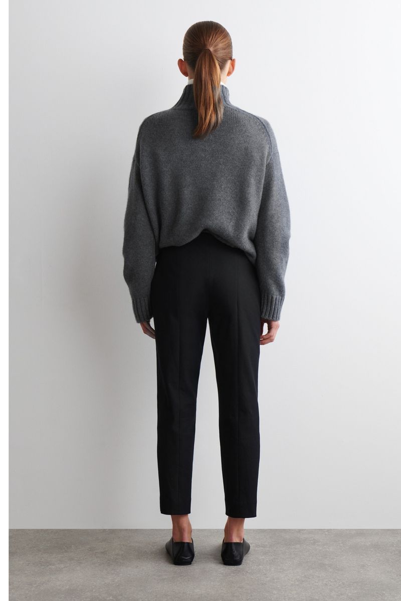 Cos Slim-Leg Cropped Pants (Black)