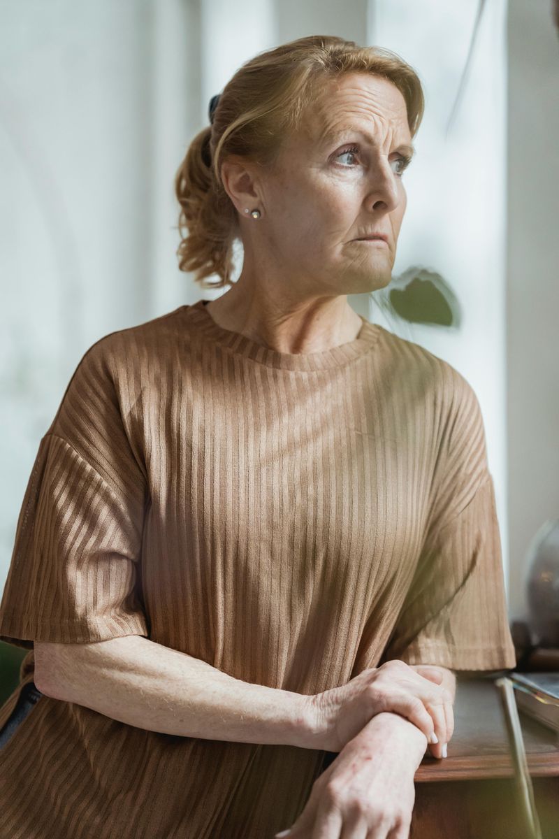 Glorifying Detachment and Emotional Unavailability