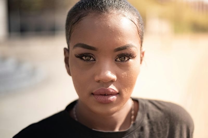 Harsh Black Eyeliner on the Lower Waterline