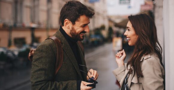 If He’s Married, These 16 Behaviors Cross the Line