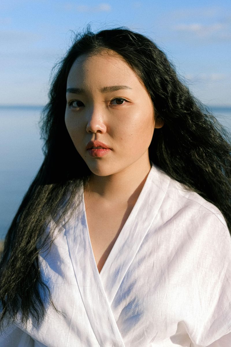 Independence from Social Pressure