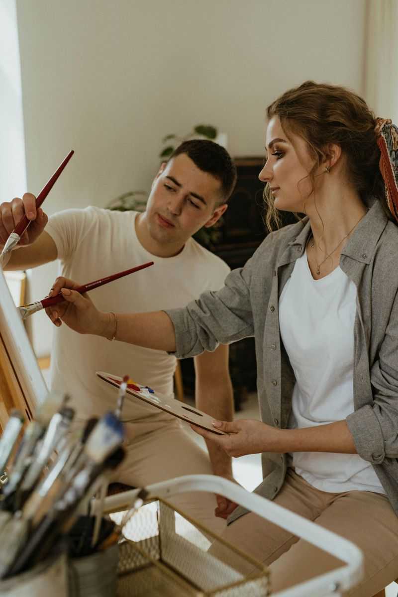 Lust Competes for Attention; Love Supports Independence