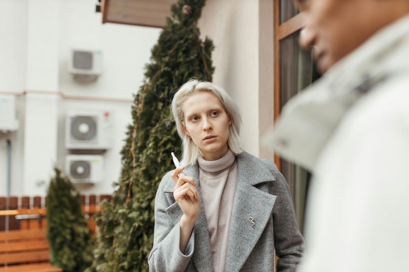 Minimal eye contact and physical evasion