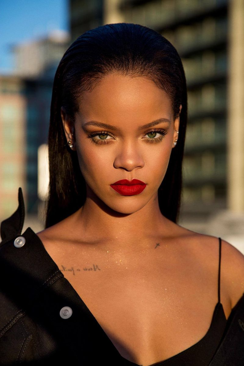 Rihanna – Modern Fashion Innovator & Fearless Trendsetter