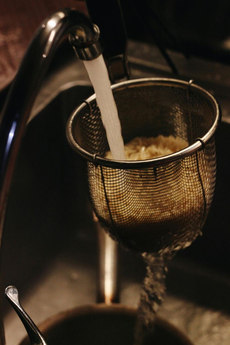 Rinsing pasta after cooking
