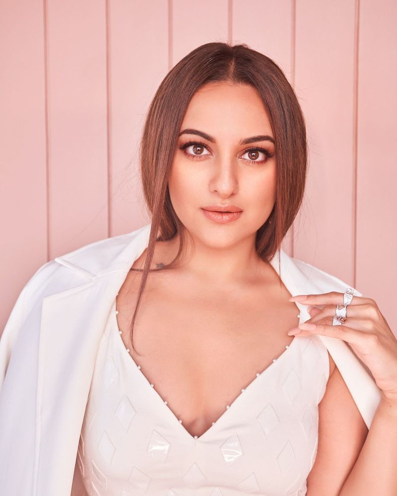 Sonakshi Sinha – Personal Discomfort