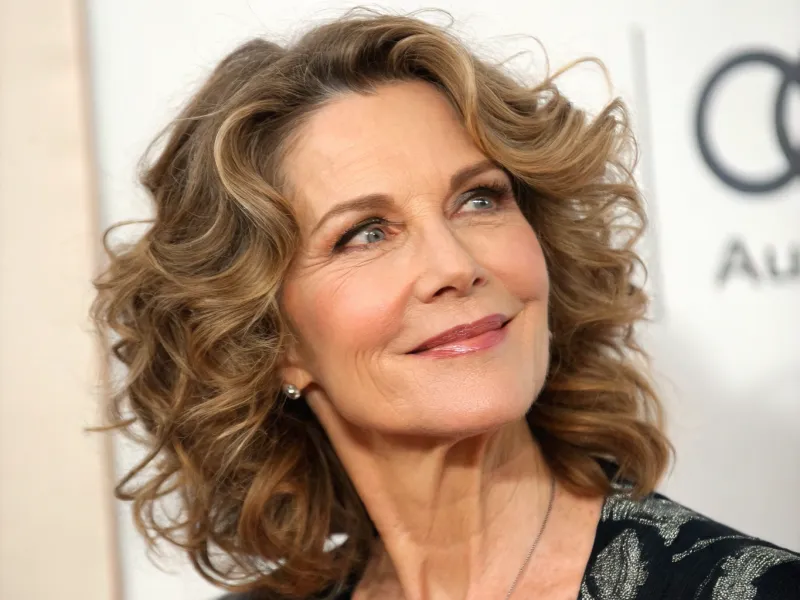 Soft Curls at Medium Length