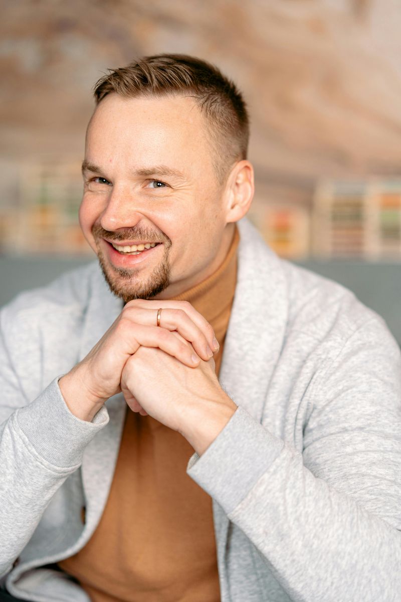 The Confident but Humble Man