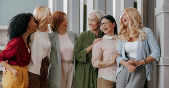 Therapists Reveal 10 Clues Your Mom Group Has Crossed Into Toxic Territory