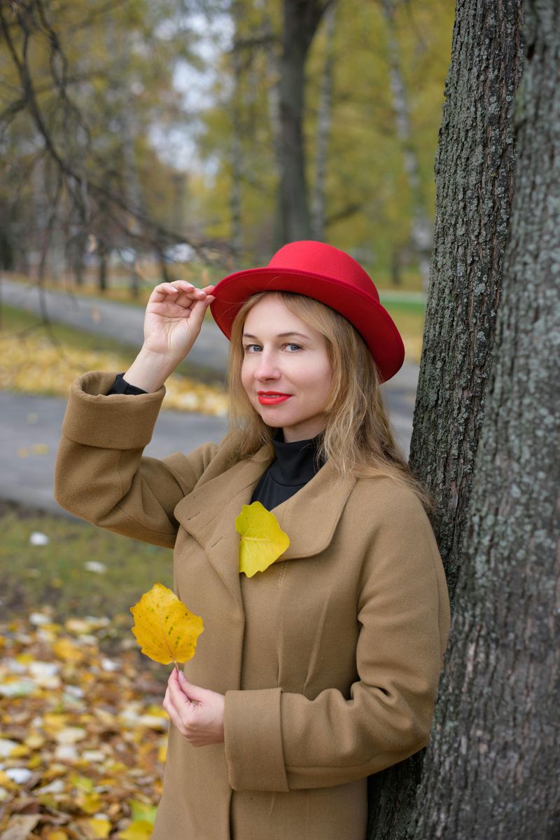 Wearing the Exact Same Outfit Combination Every Day Without Variation