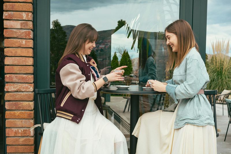 Relationships Feel Lighter Without Effort