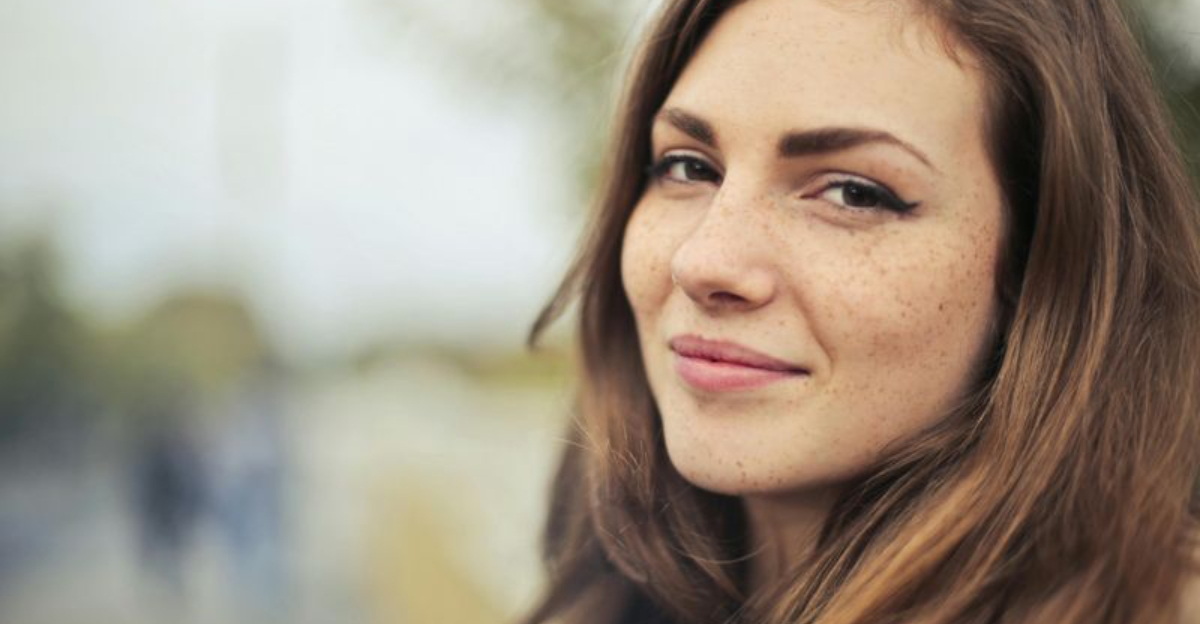 The Subtle Body Language That Makes People Want to Be Around You