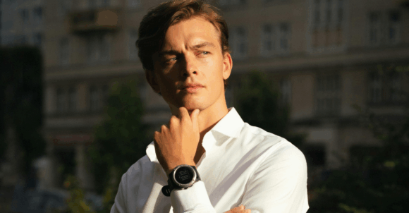 10 Kinds of Men Women Notice First… and Approach Last