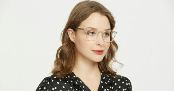 10 Makeup Tips to Balance and Brighten Your Look with Glasses