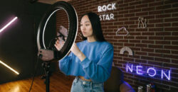 10 Modern Trends Boomers Are Happy to See Fading Away