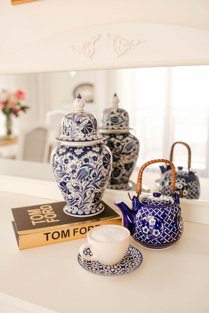 Collect Porcelain and Ceramic Vessels