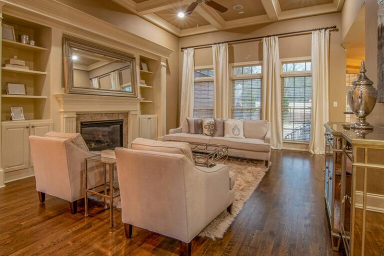 The 9 Most Common Living Room Decorating Mistakes, According to ...