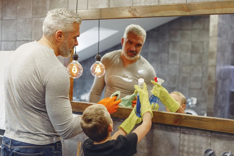 Expecting to Be Hosted Rather Than Collaborating