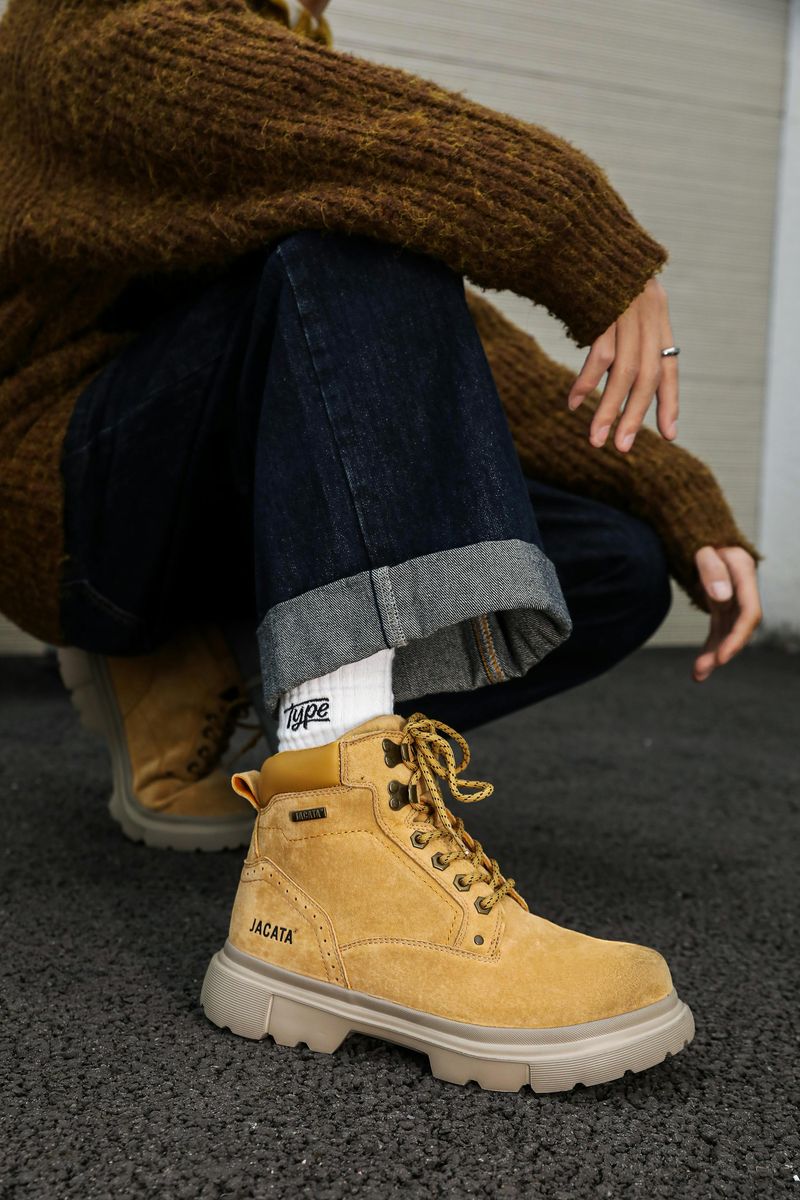 Hype Pieces Without Understanding Context